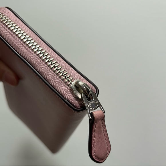 👏Host Pick❤️Coach Restored Accordion Zip Wallet With Western Rivets - Picture 3 of 11